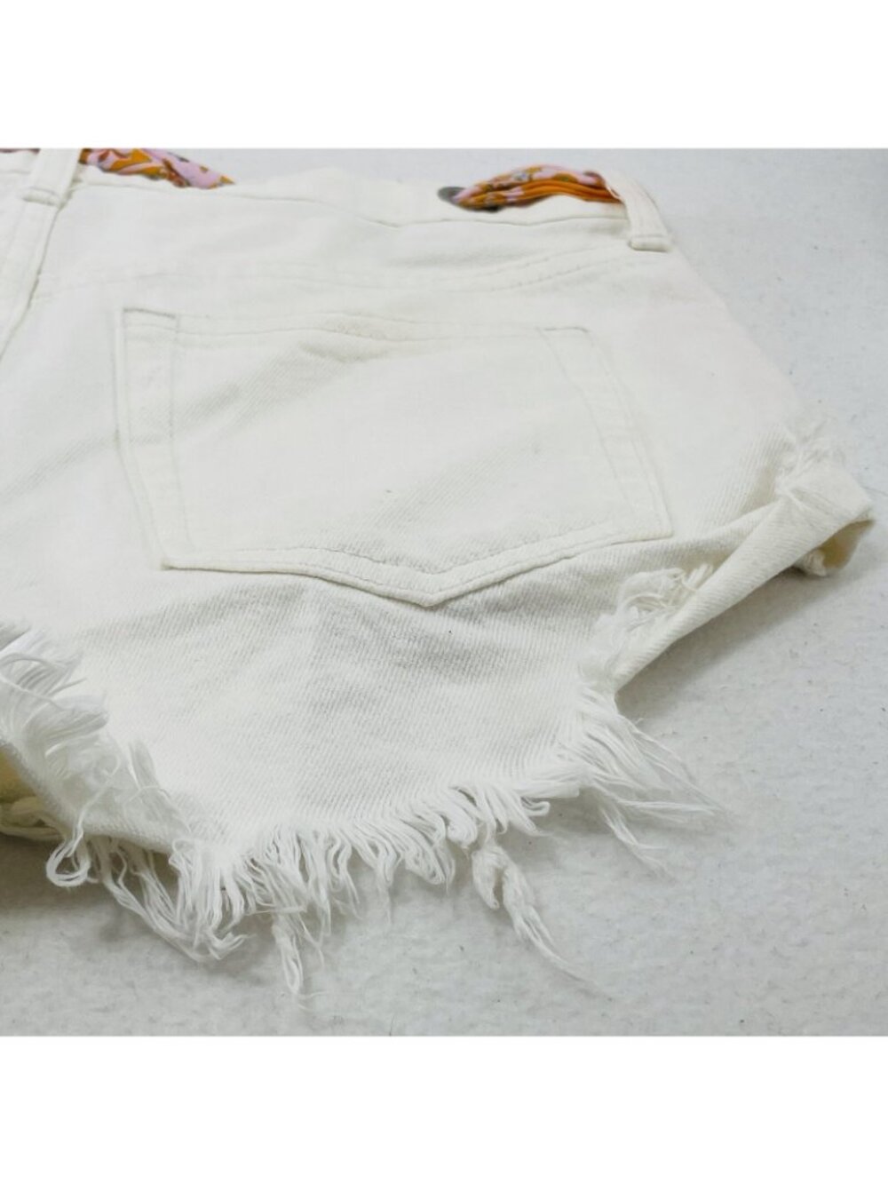 We The Free Booty Jean Shorts Women Size 25 Belt Button White Cutoff Distressed - Picture 10 of 10